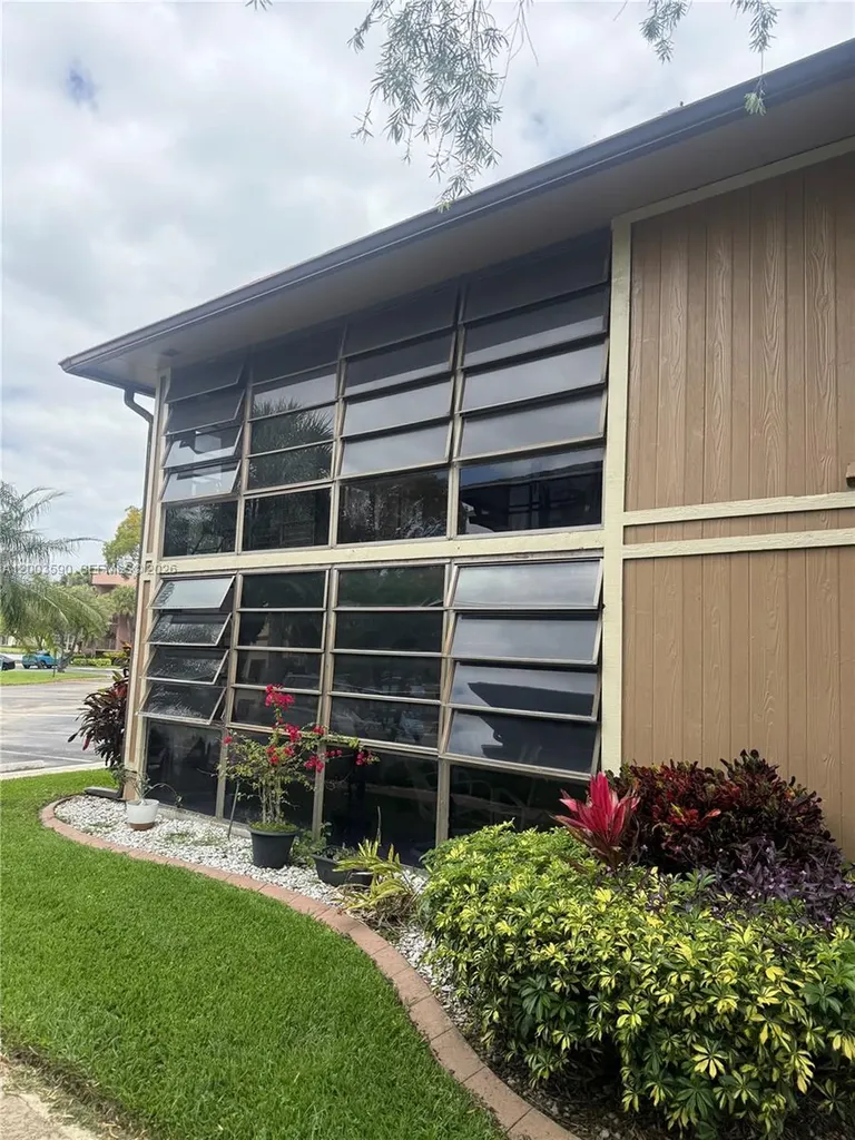 7703 Ashmont Circle Tamarac FL 33321
