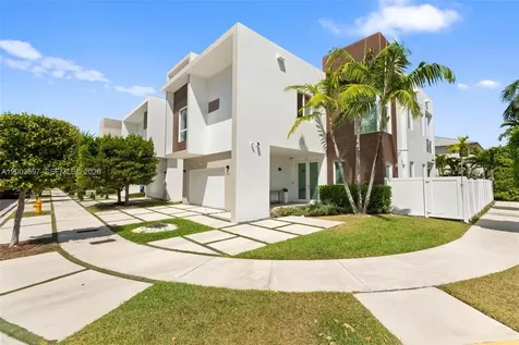 10431 NW 68th Terrace Doral FL 33178