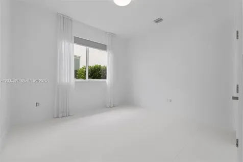 10431 NW 68th Terrace Doral FL 33178