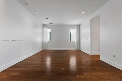 10431 NW 68th Terrace Doral FL 33178