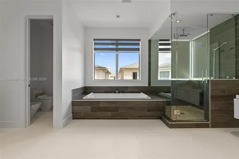 10431 NW 68th Terrace Doral FL 33178