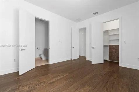 10431 NW 68th Terrace Doral FL 33178