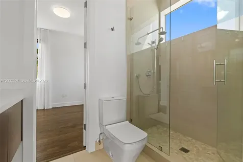 10431 NW 68th Terrace Doral FL 33178