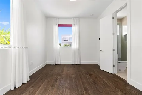 10431 NW 68th Terrace Doral FL 33178