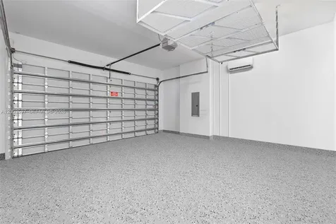 10431 NW 68th Terrace Doral FL 33178