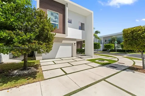 10431 NW 68th Terrace Doral FL 33178