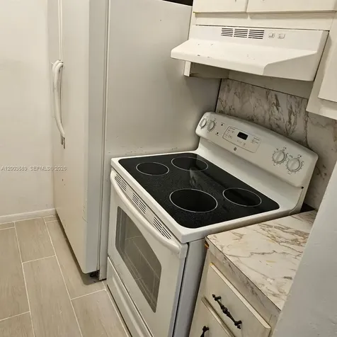 230 SW 11th Avenue Hallandale Beach FL 33009
