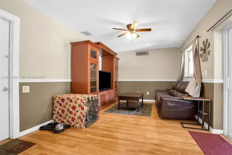 7481 NW 11th Place Plantation FL 33313