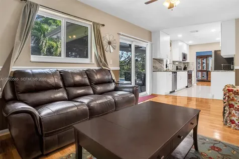 7481 NW 11th Place Plantation FL 33313