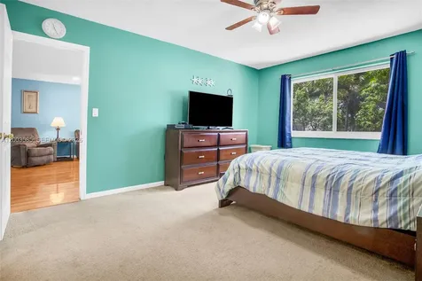 7481 NW 11th Place Plantation FL 33313