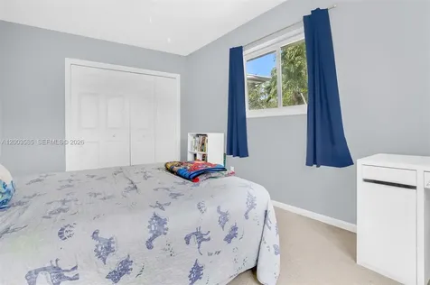 7481 NW 11th Place Plantation FL 33313