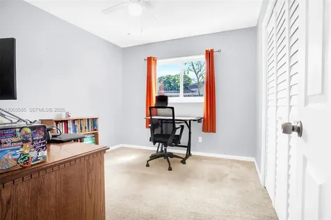 7481 NW 11th Place Plantation FL 33313