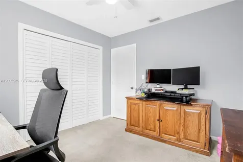 7481 NW 11th Place Plantation FL 33313