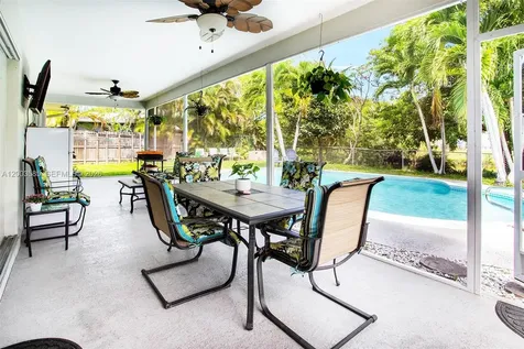 7481 NW 11th Place Plantation FL 33313