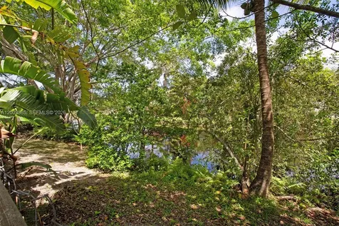 7481 NW 11th Place Plantation FL 33313