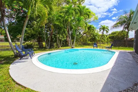7481 NW 11th Place Plantation FL 33313