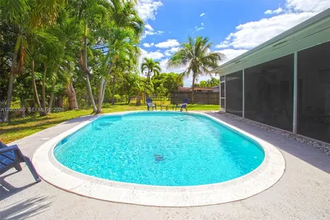7481 NW 11th Place Plantation FL 33313