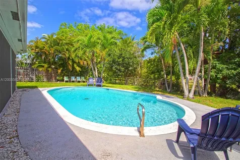 7481 NW 11th Place Plantation FL 33313