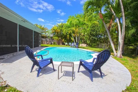 7481 NW 11th Place Plantation FL 33313