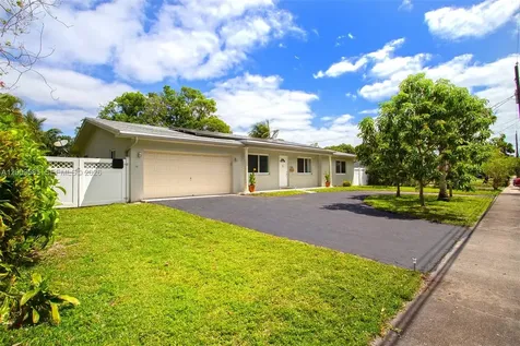 7481 NW 11th Place Plantation FL 33313