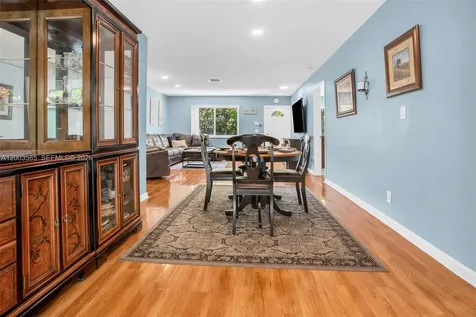 7481 NW 11th Place Plantation FL 33313