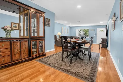 7481 NW 11th Place Plantation FL 33313