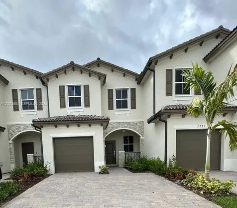 2877 SE 24 Avenue Homestead FL 33035
