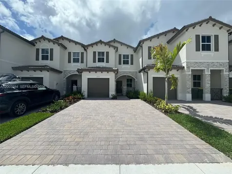 2877 SE 24 Avenue Homestead FL 33035