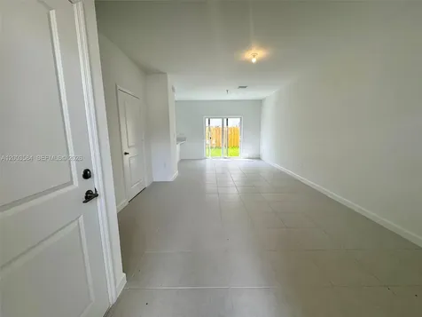 2877 SE 24 Avenue Homestead FL 33035