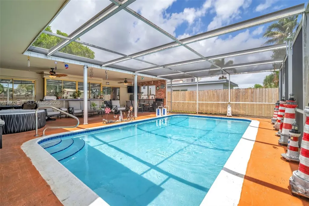 1911 N 53rd Avenue Hollywood FL 33021