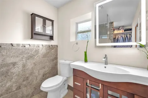 1911 N 53rd Avenue Hollywood FL 33021