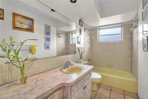 1911 N 53rd Avenue Hollywood FL 33021