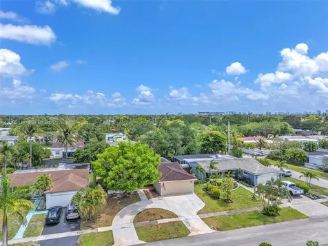 1911 N 53rd Avenue Hollywood FL 33021