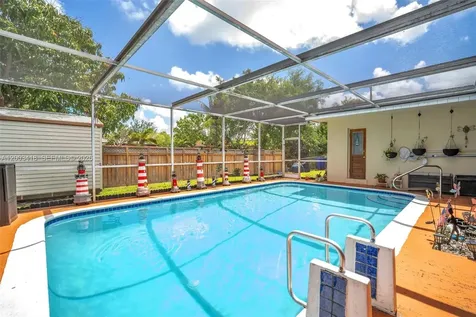 1911 N 53rd Avenue Hollywood FL 33021