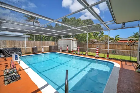 1911 N 53rd Avenue Hollywood FL 33021