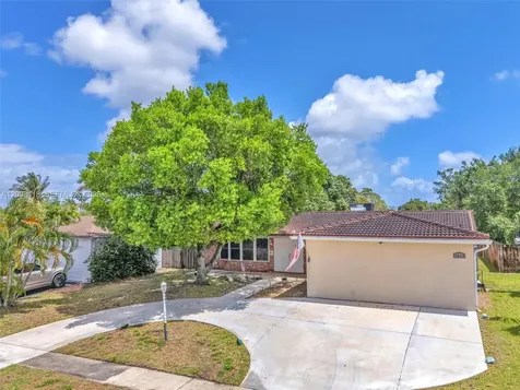 1911 N 53rd Avenue Hollywood FL 33021