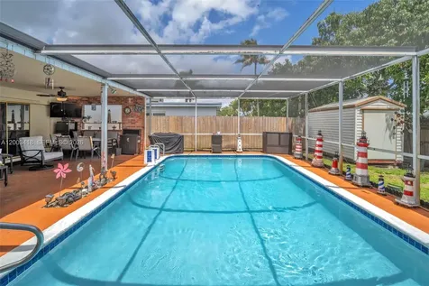 1911 N 53rd Avenue Hollywood FL 33021