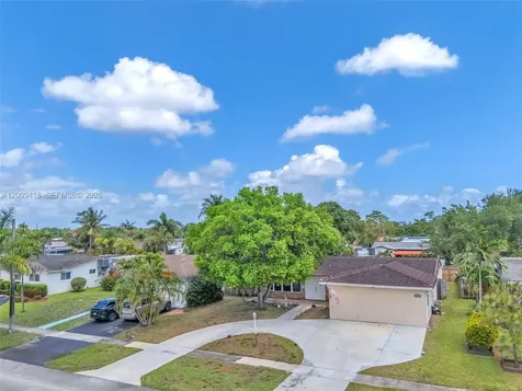 1911 N 53rd Avenue Hollywood FL 33021