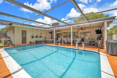 1911 N 53rd Avenue Hollywood FL 33021