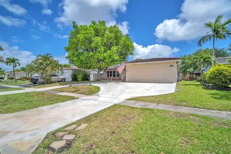 1911 N 53rd Avenue Hollywood FL 33021