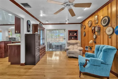 1911 N 53rd Avenue Hollywood FL 33021