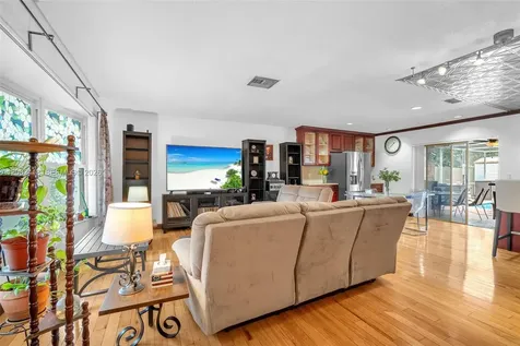 1911 N 53rd Avenue Hollywood FL 33021