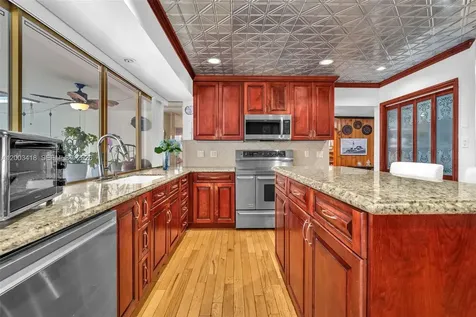 1911 N 53rd Avenue Hollywood FL 33021