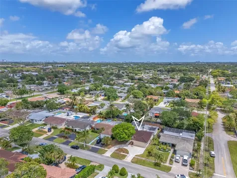 1911 N 53rd Avenue Hollywood FL 33021