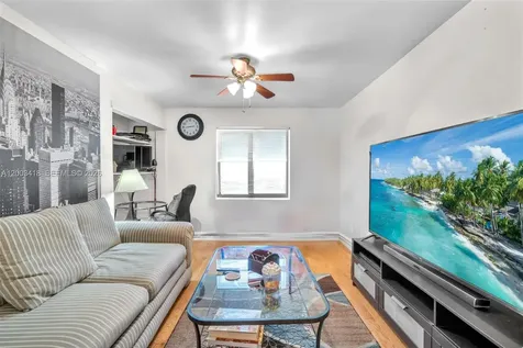 1911 N 53rd Avenue Hollywood FL 33021