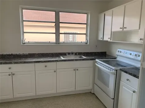 1725 NW 59th Street Miami FL 33142