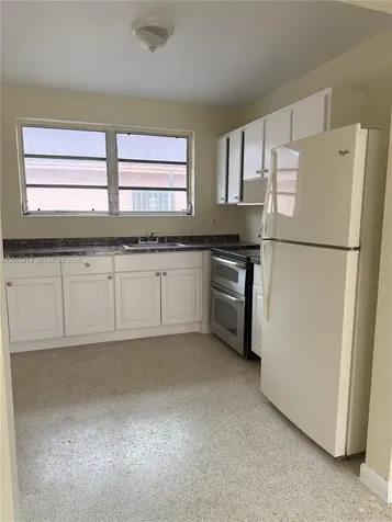 1725 NW 59th Street Miami FL 33142