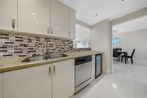 100 Bayview Drive Sunny Isles Beach FL 33160