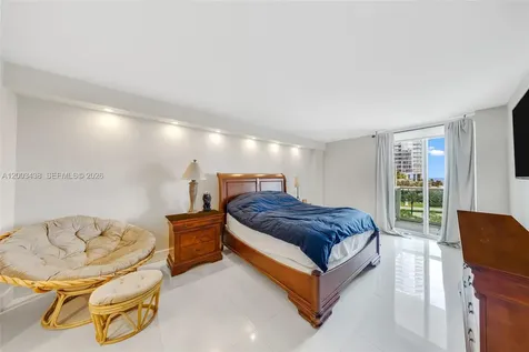 100 Bayview Drive Sunny Isles Beach FL 33160