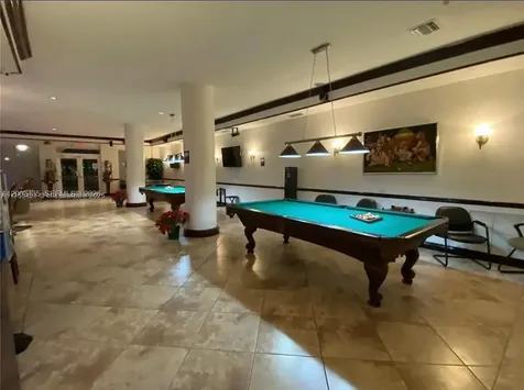 5077 NW 7th Street Miami FL 33126